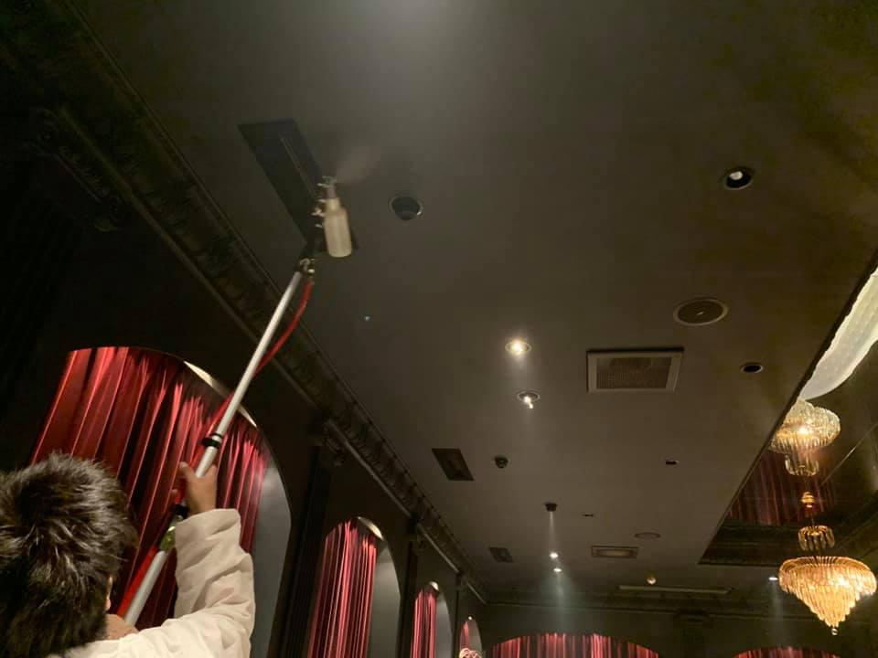 本日は、ラウンジの「エコキメラ」処理を依頼されました。